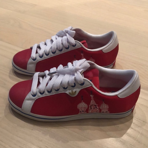 Limited edition Moscow Stan Smith Adidas Sneakers - Picture 2 of 4